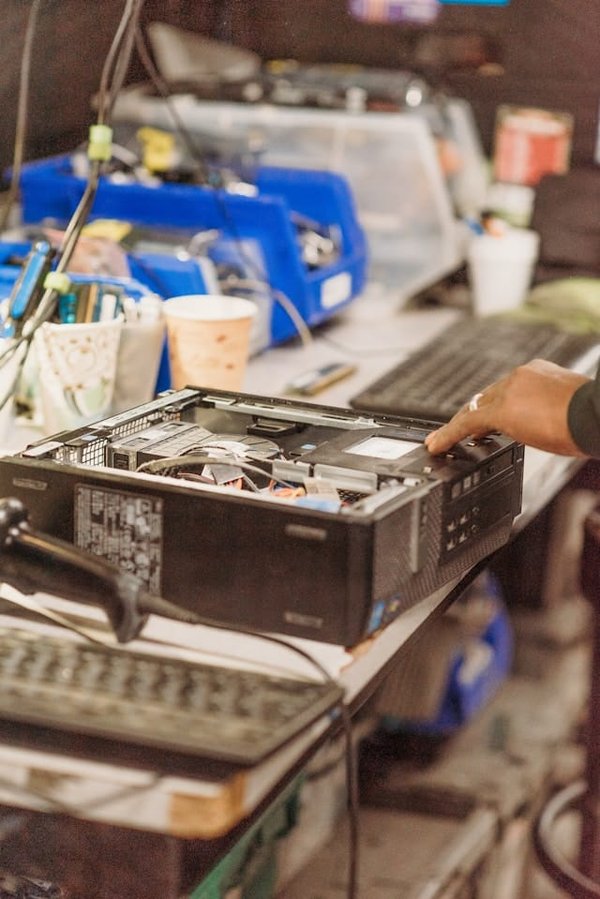 Comment optimiser le recyclage des équipements électroniques en entreprise ?